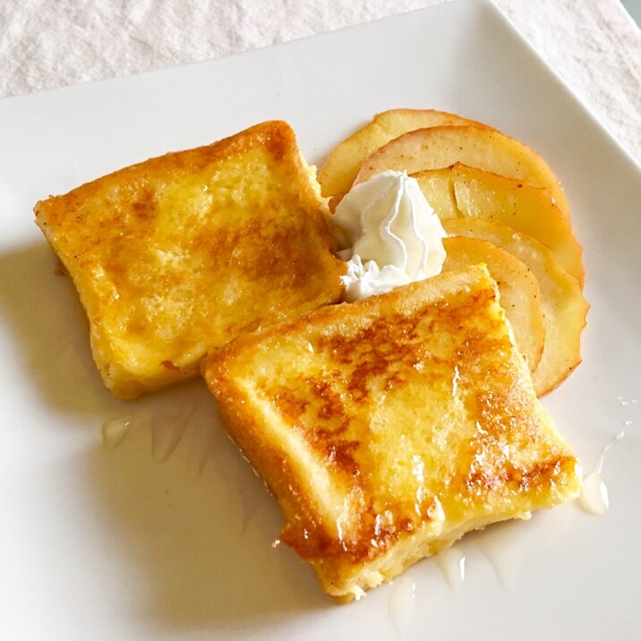 とろ〜フレンチトーストと焼きリンゴ添え♡